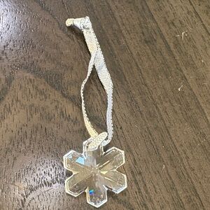 Elegant Clear Snowflake Ornament 925 Silver